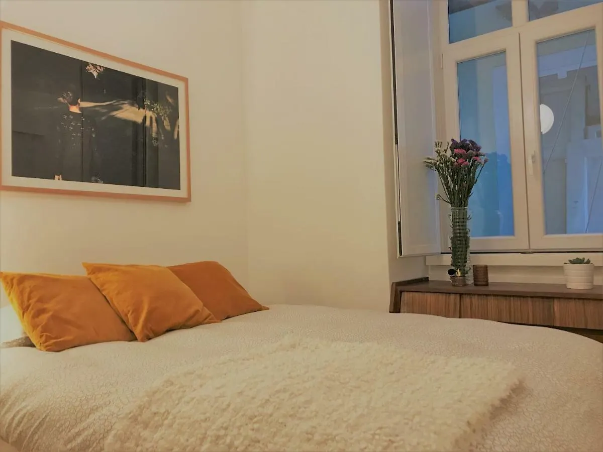 Baixa-Chiado Cosy 5 Bedrooms Lisbona Appartamento