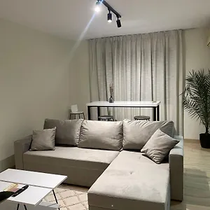 https://white-apartment-in-the-center-of.albaniahotels.org